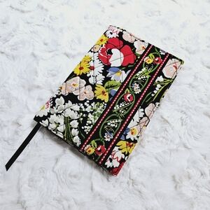 Vera Bradley - Retired Poppy Fields Print Quilted Book Cover - Spring 2010